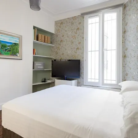 Chaussee De La Muette Paris
